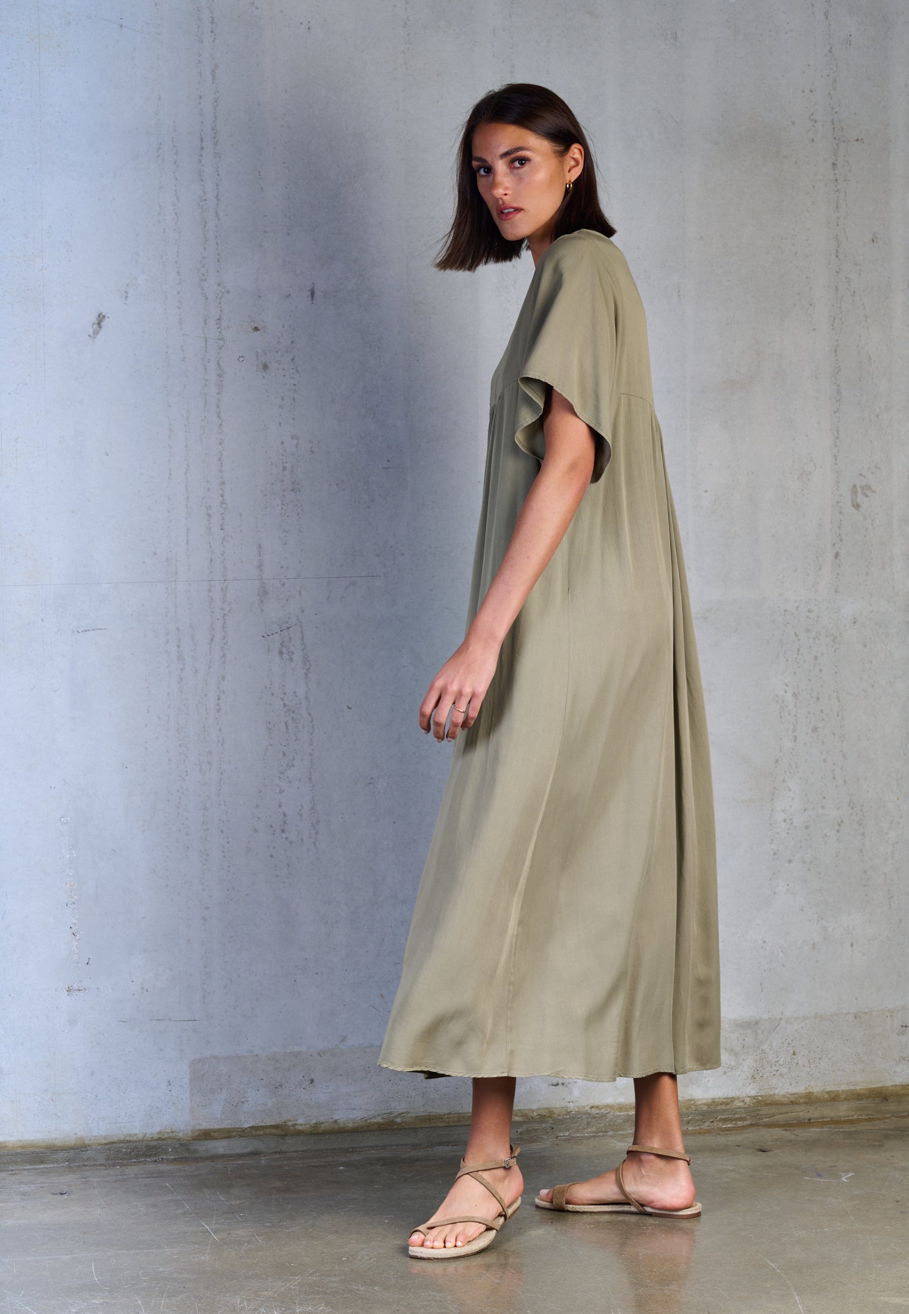 SOFT LINE DRESS