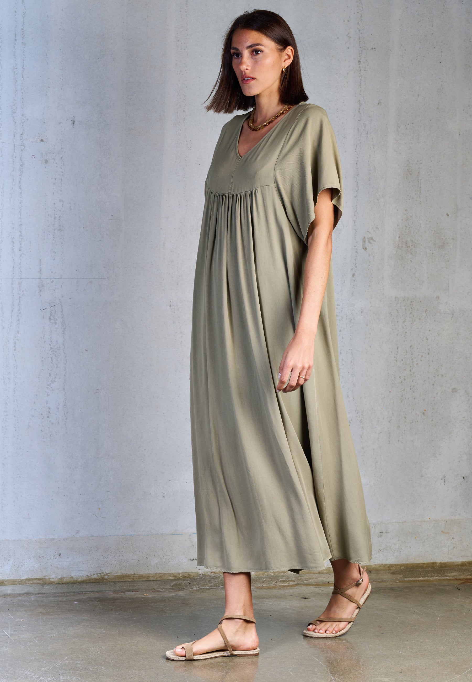 SOFT LINE DRESS