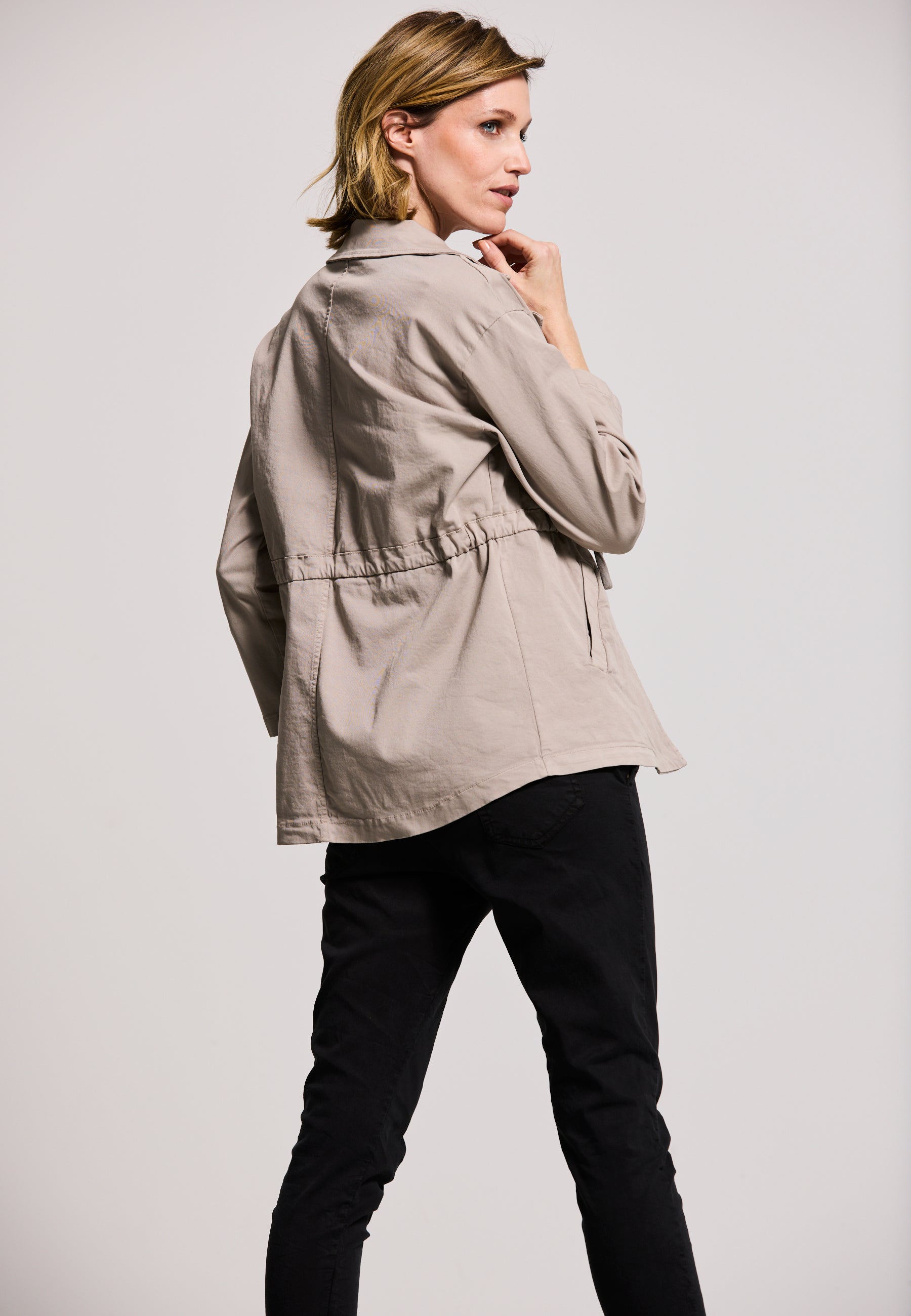 URBAN BREEZE JACKET