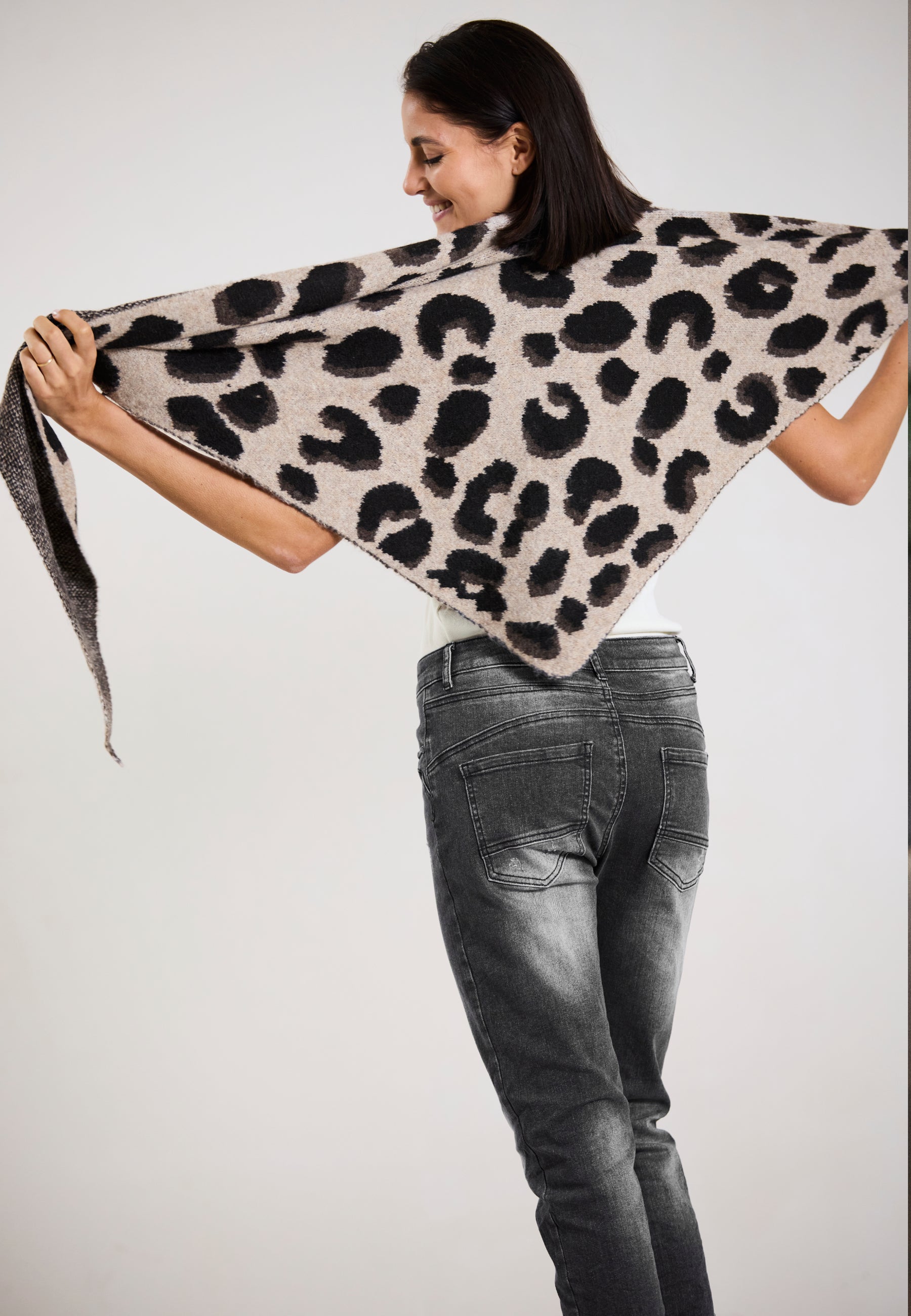 SCHAL LEO KNIT