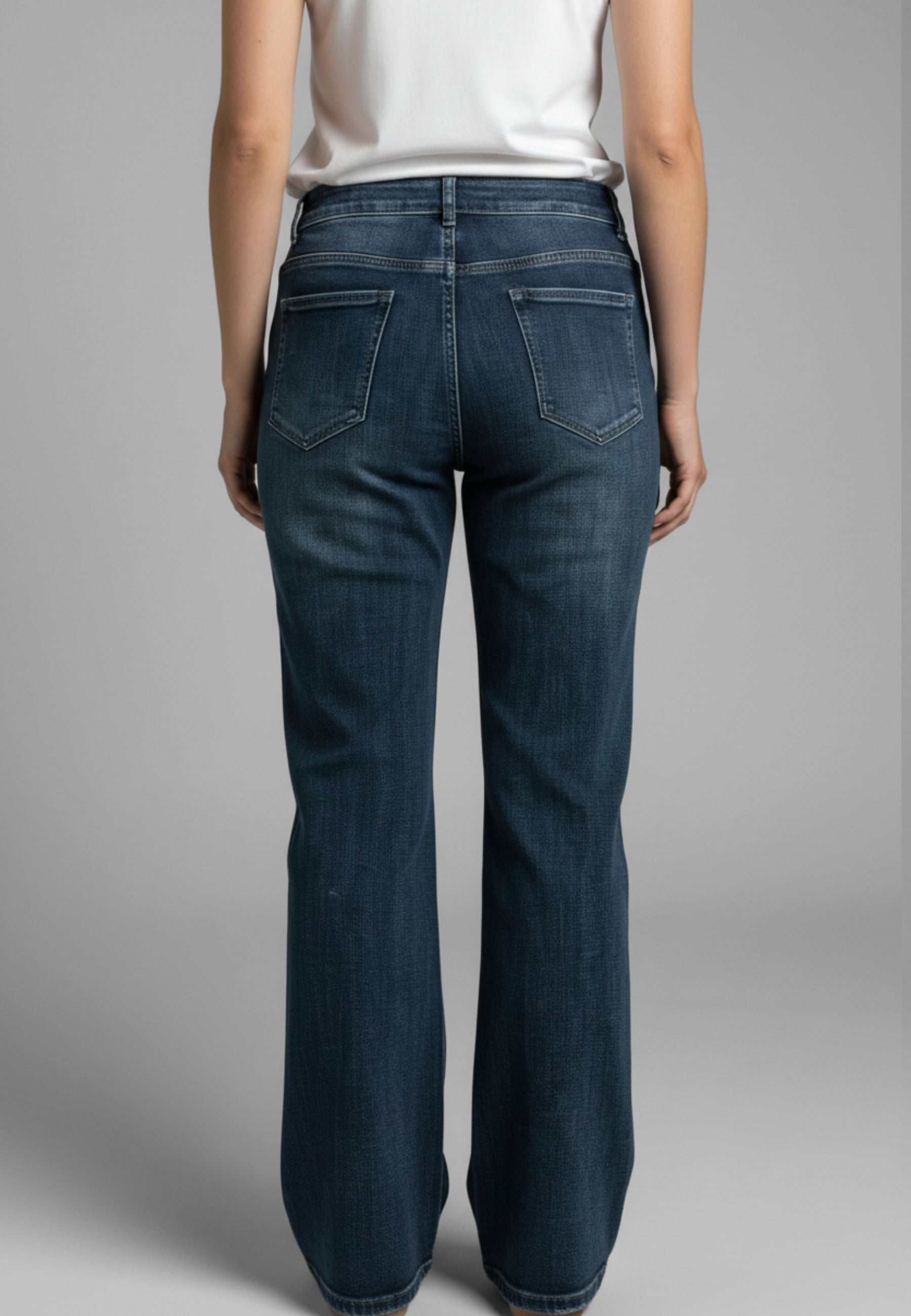 SOFT FLARE DENIM JEANS