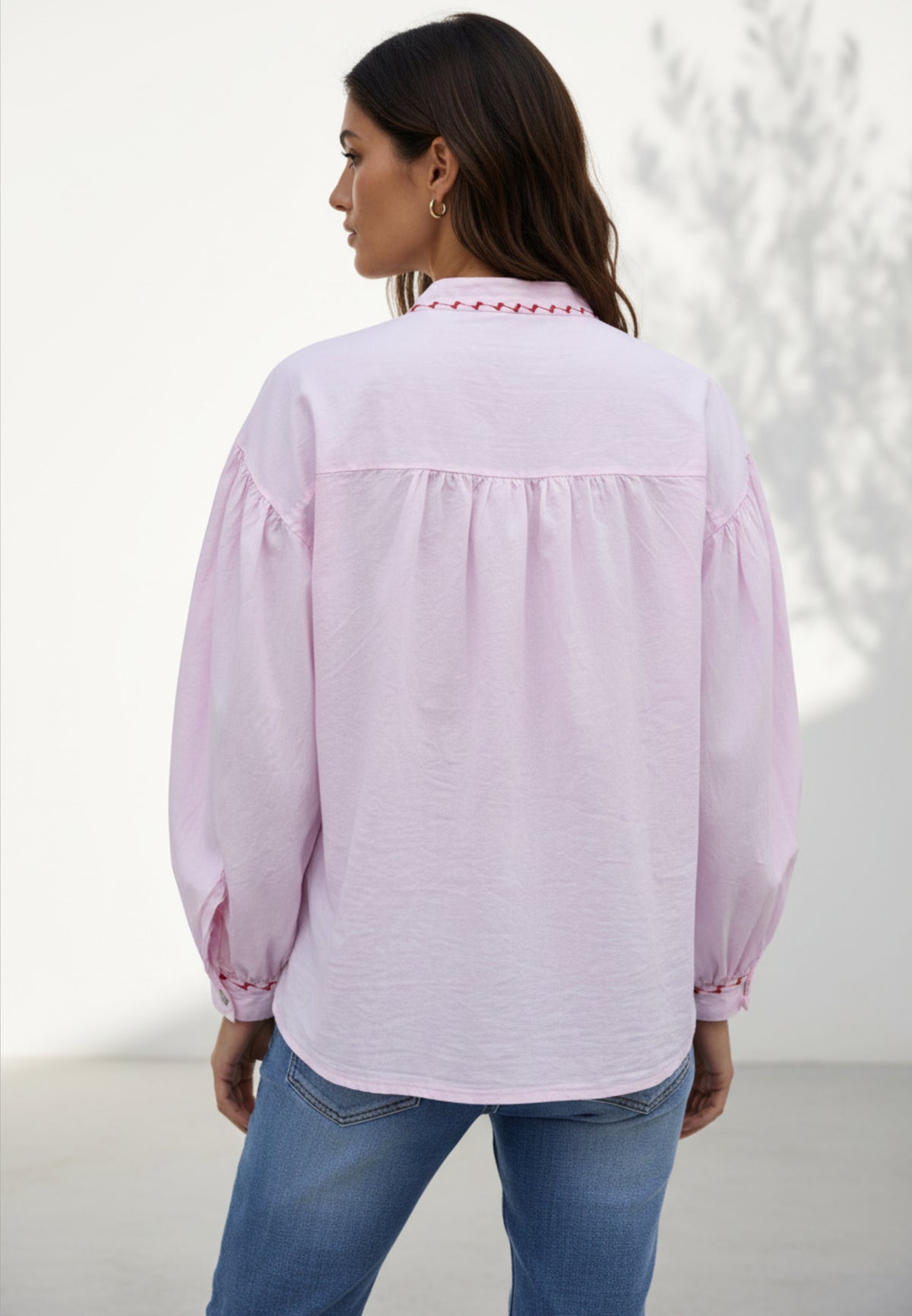 Bluse ROSE REBEL – leichte Baumwollbluse in rosa mit Stickerei