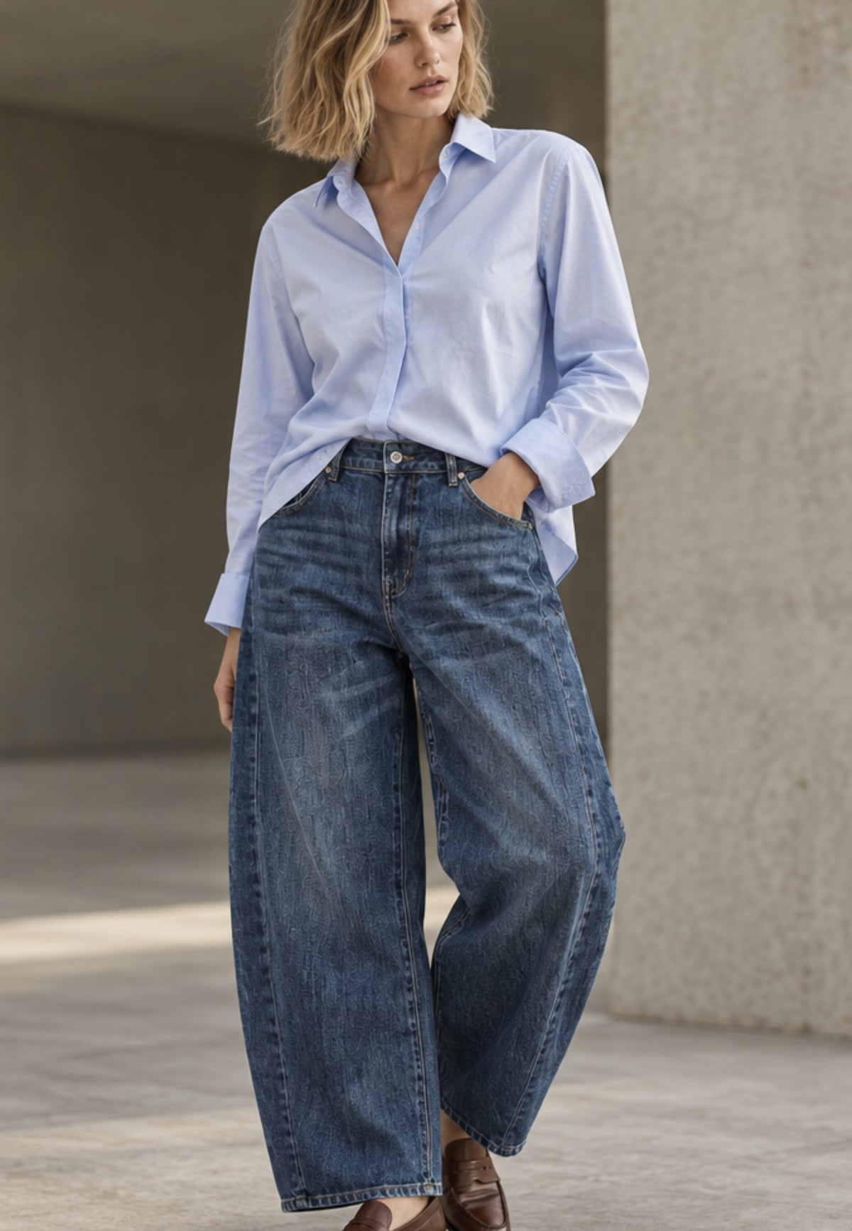 Barrel Jeans BLUE CURVE aus elastischem Denim