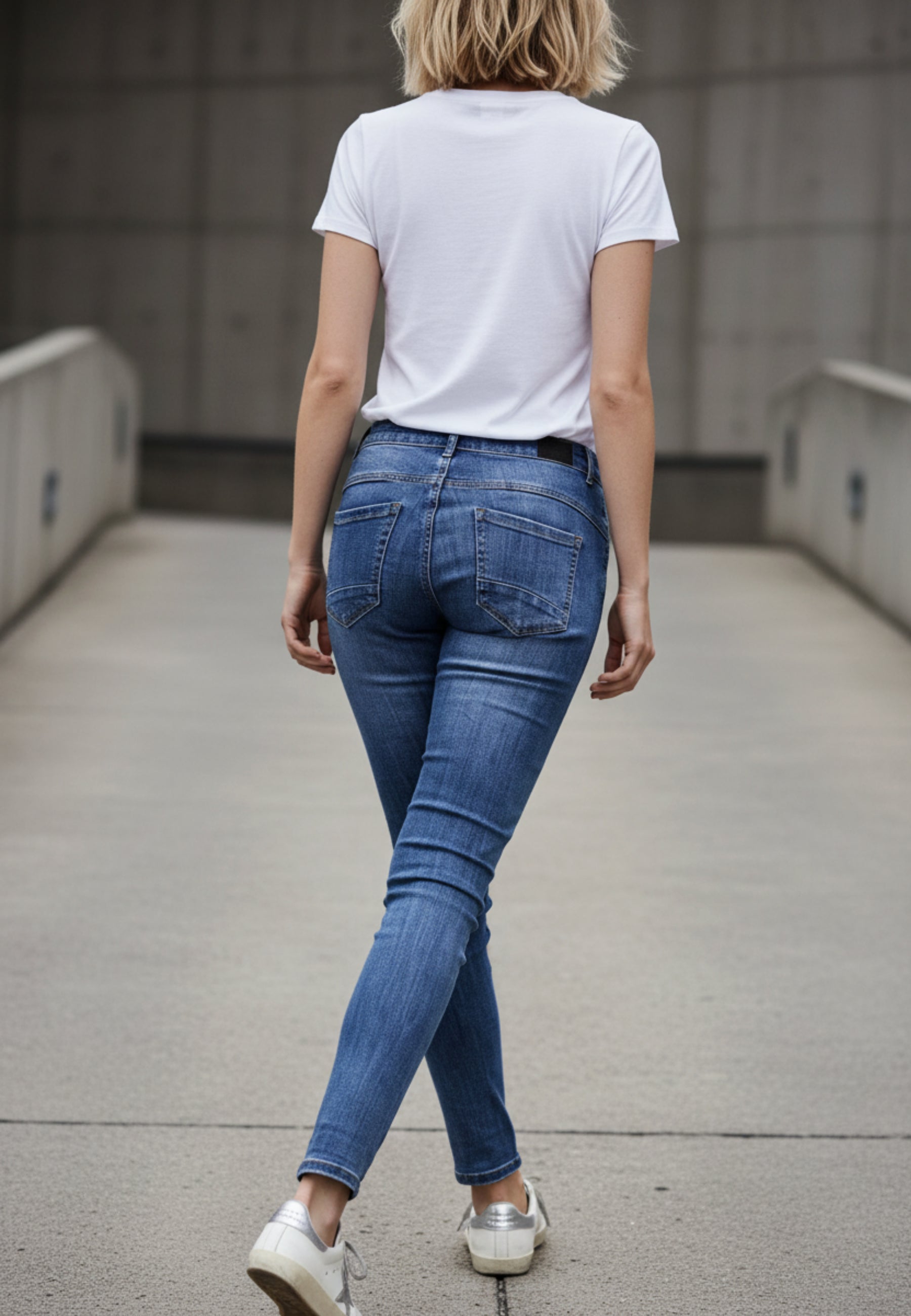 STREET STYLE JEANS