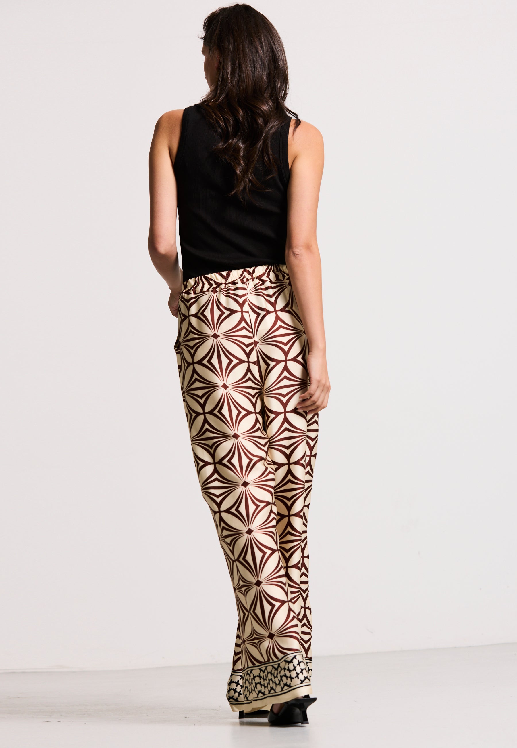 WIDE-LEG PANTS GRAPHIC FLOW