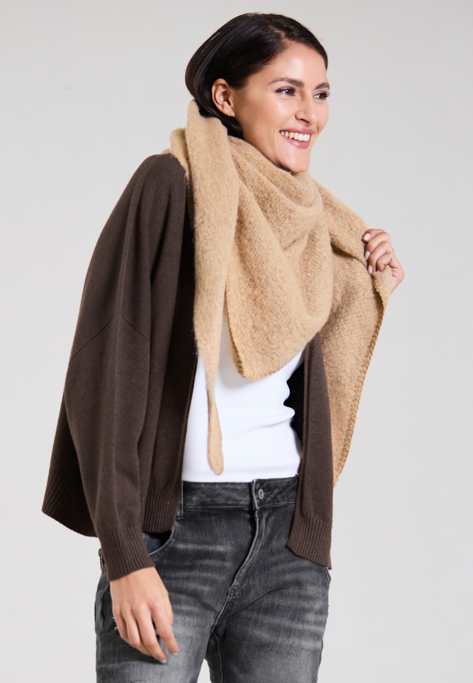 SCHAL COZY TRIANGLE