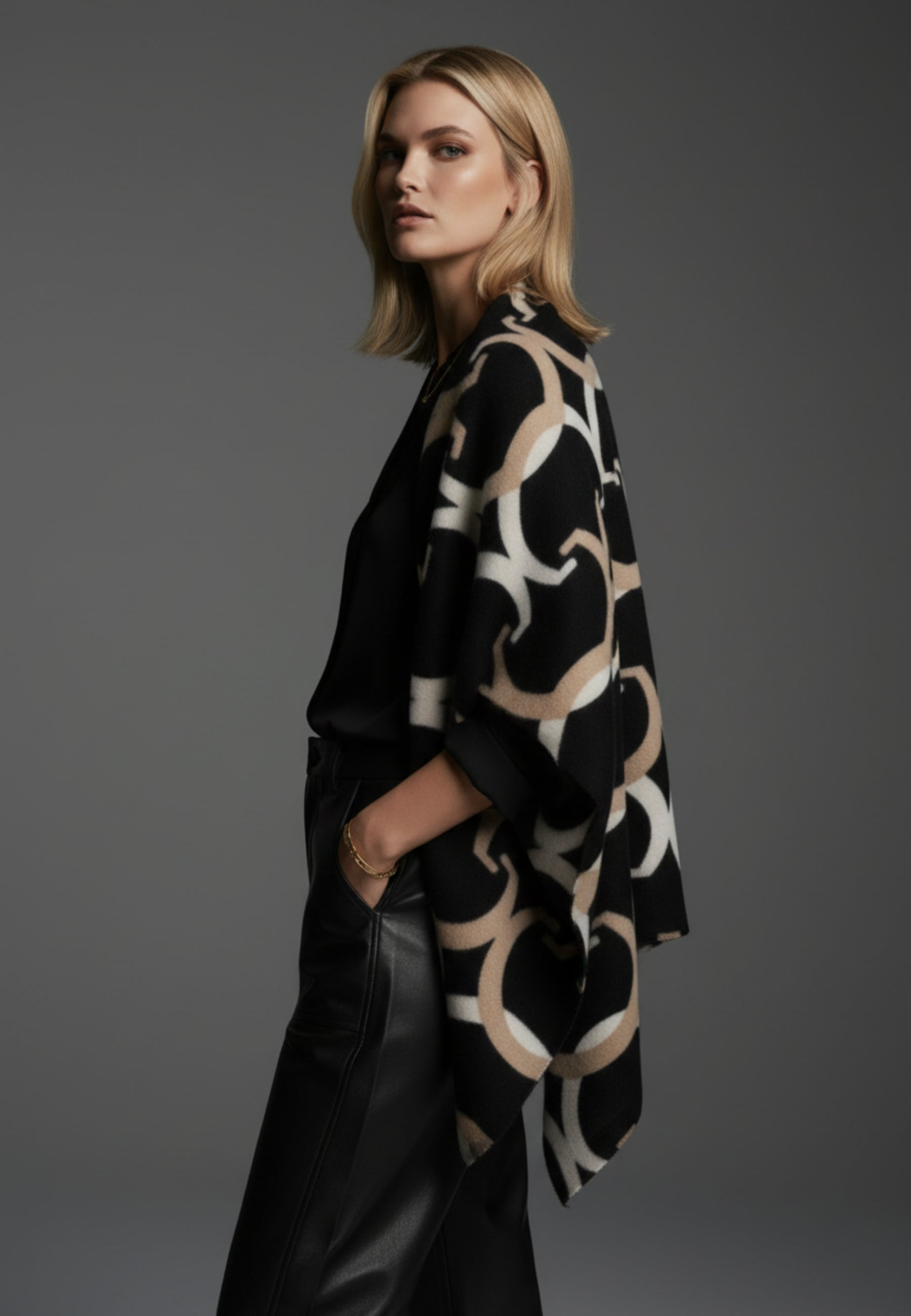 SOFT WOOL GRAPHIC SCHAL