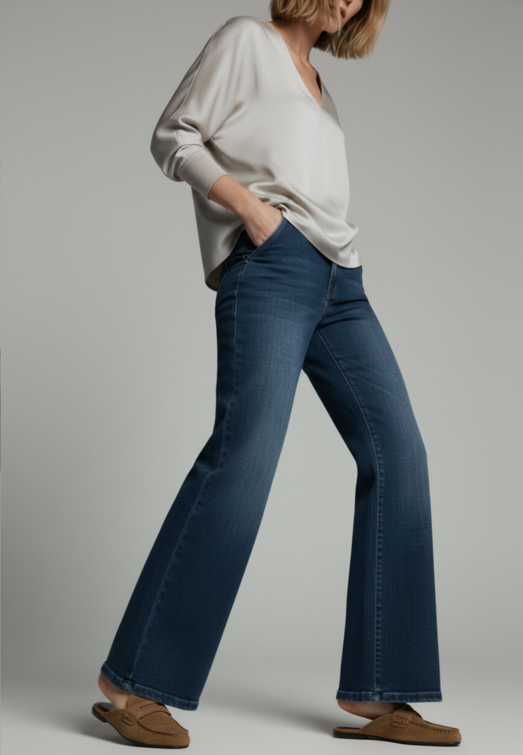 SOFT FLARE DENIM JEANS