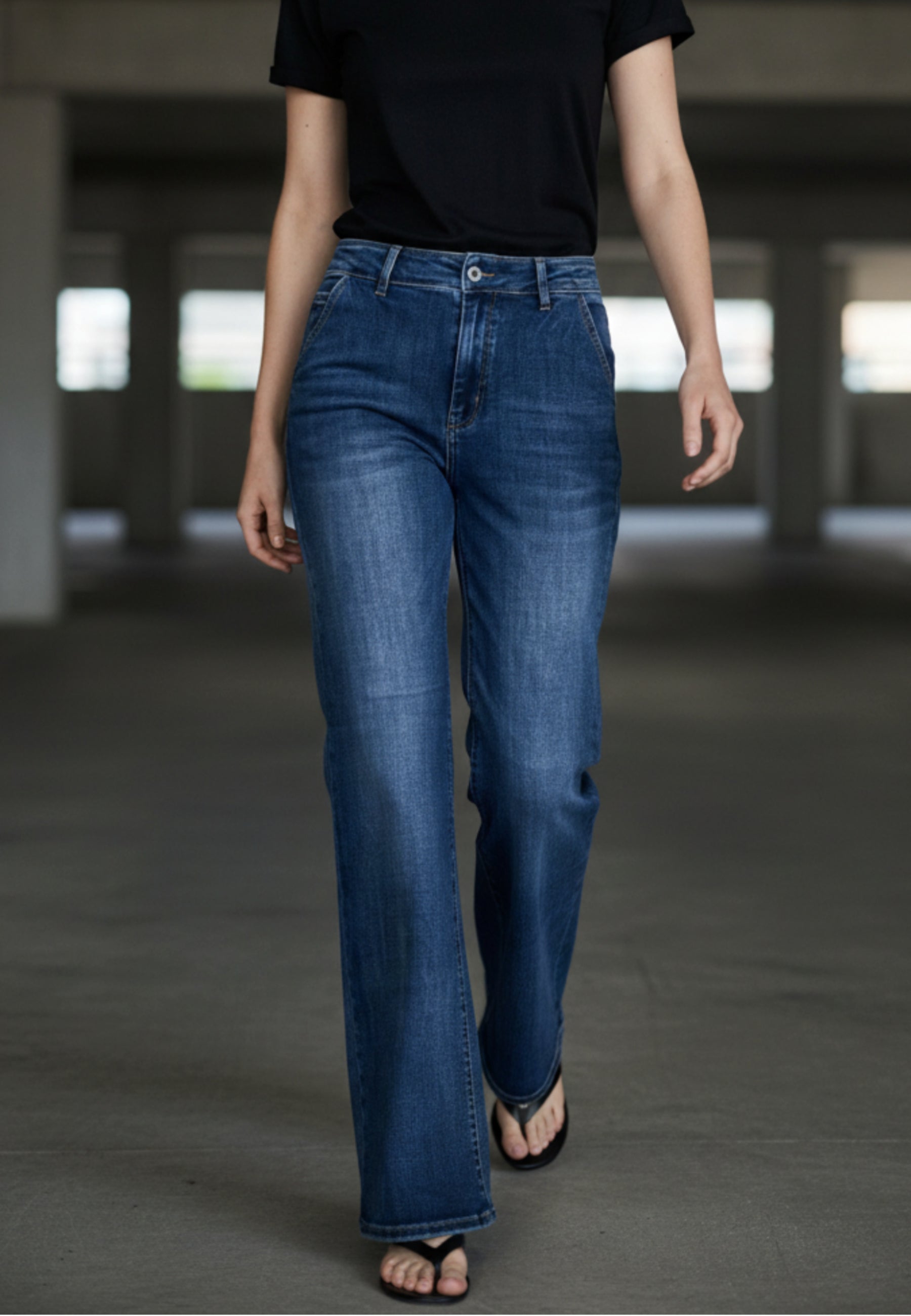 SOFT FLARE DENIM JEANS