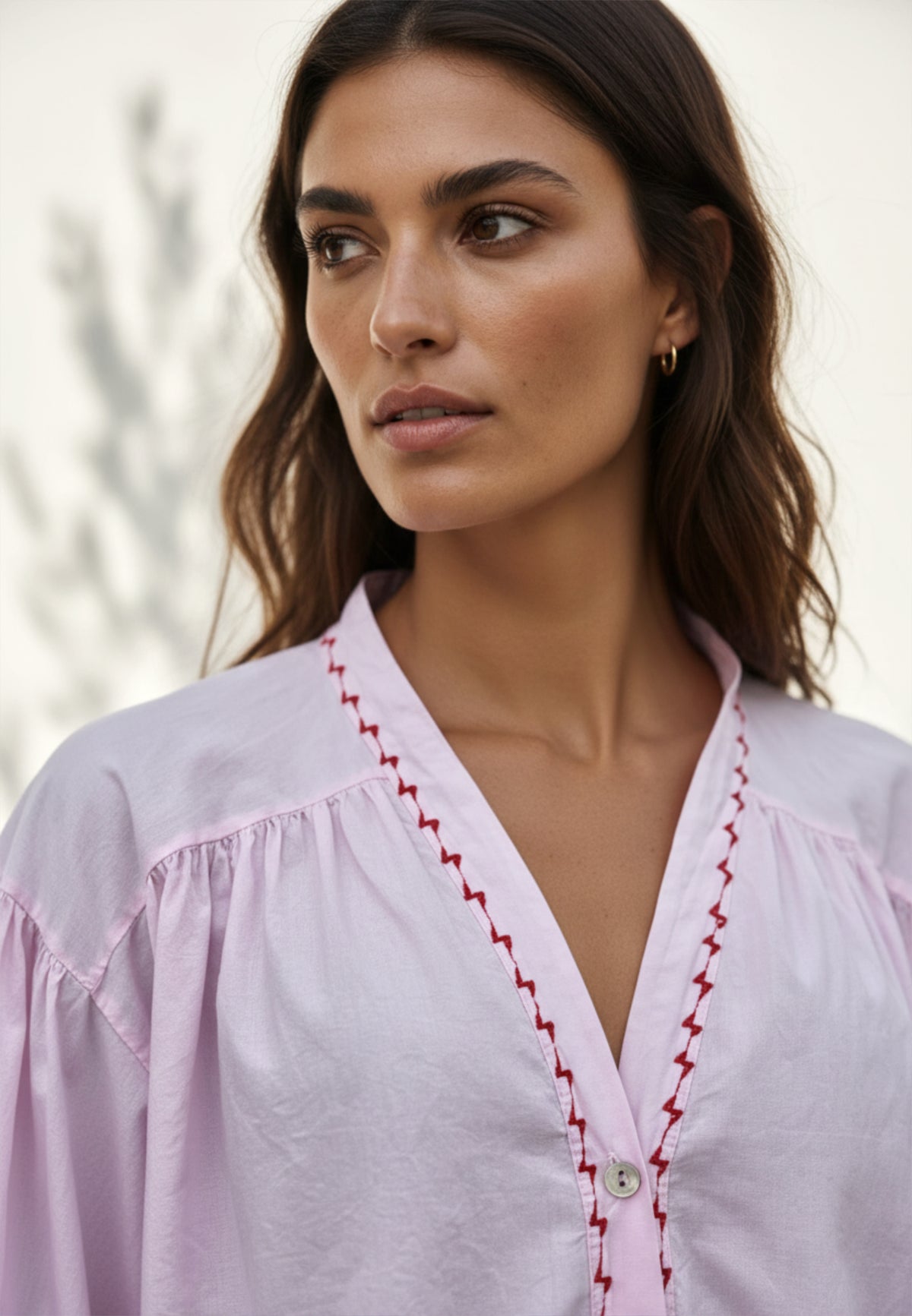 Bluse ROSE REBEL – leichte Baumwollbluse in rosa mit Stickerei