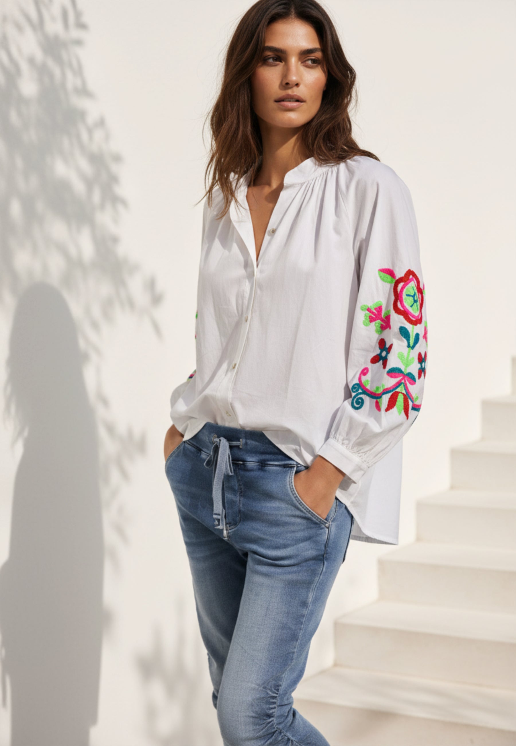 Bluse SUMMER FOLK aus reiner Baumwolle mit Stickerei