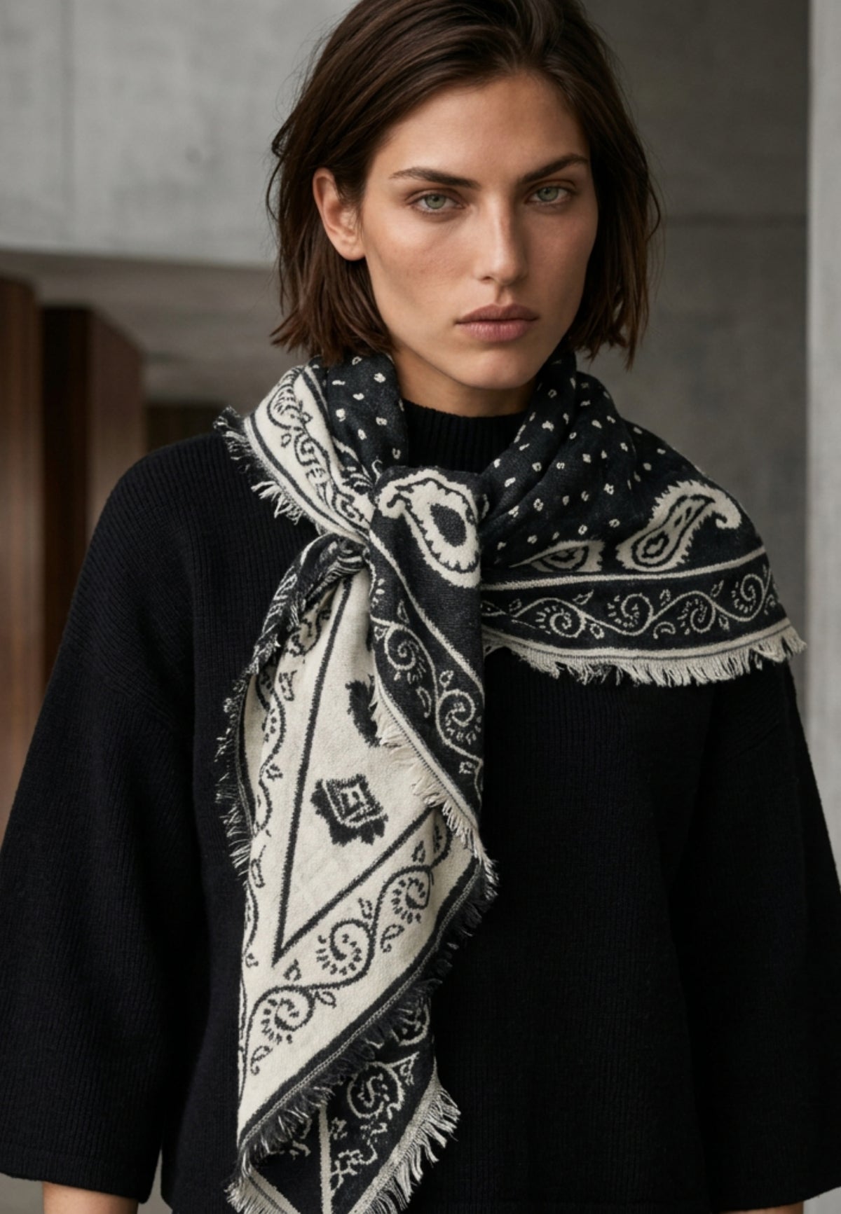 Dreieckstuch PAISLEY ICON aus Viskose-Woll-Mix