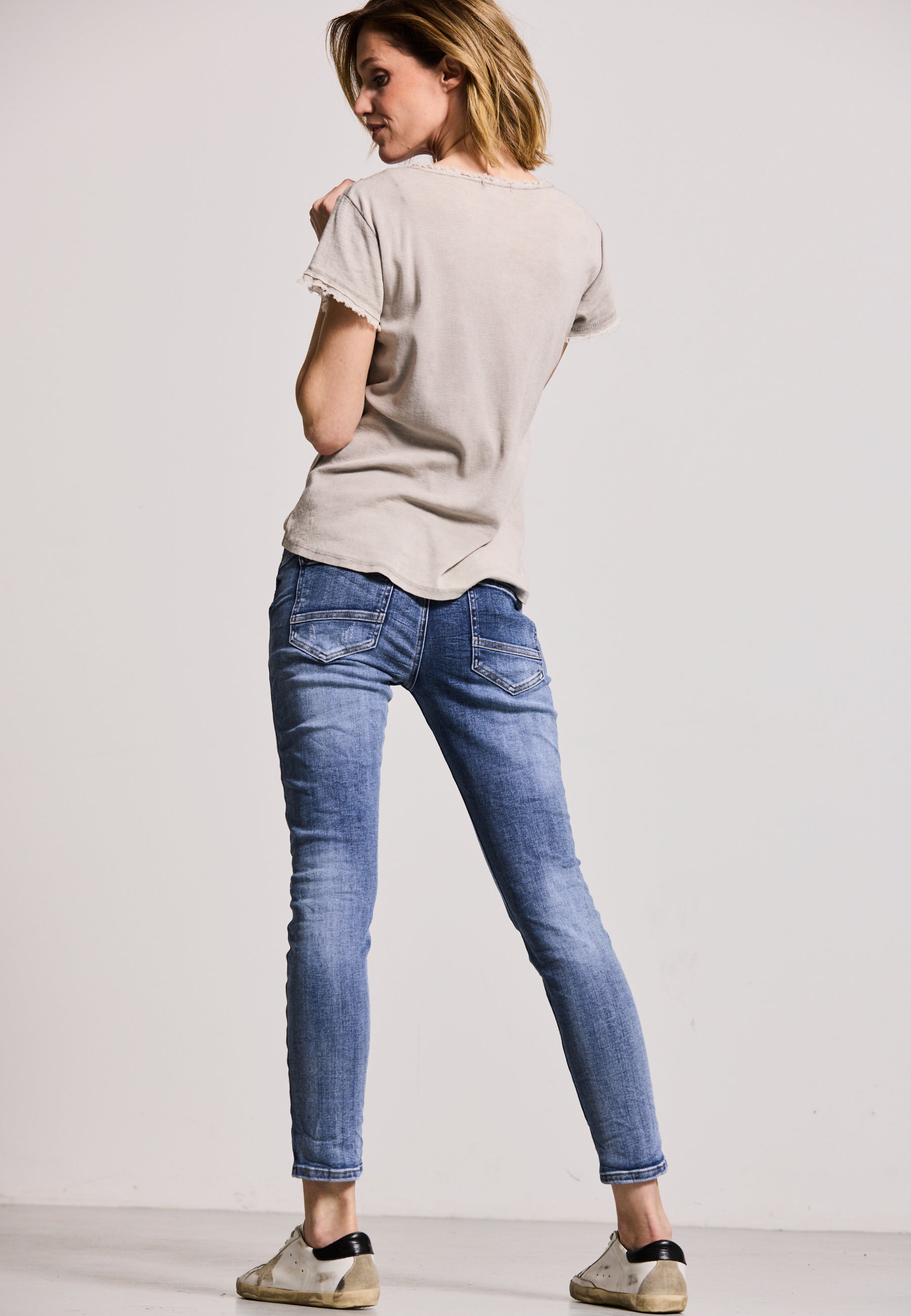 REBEL CUT JEANS