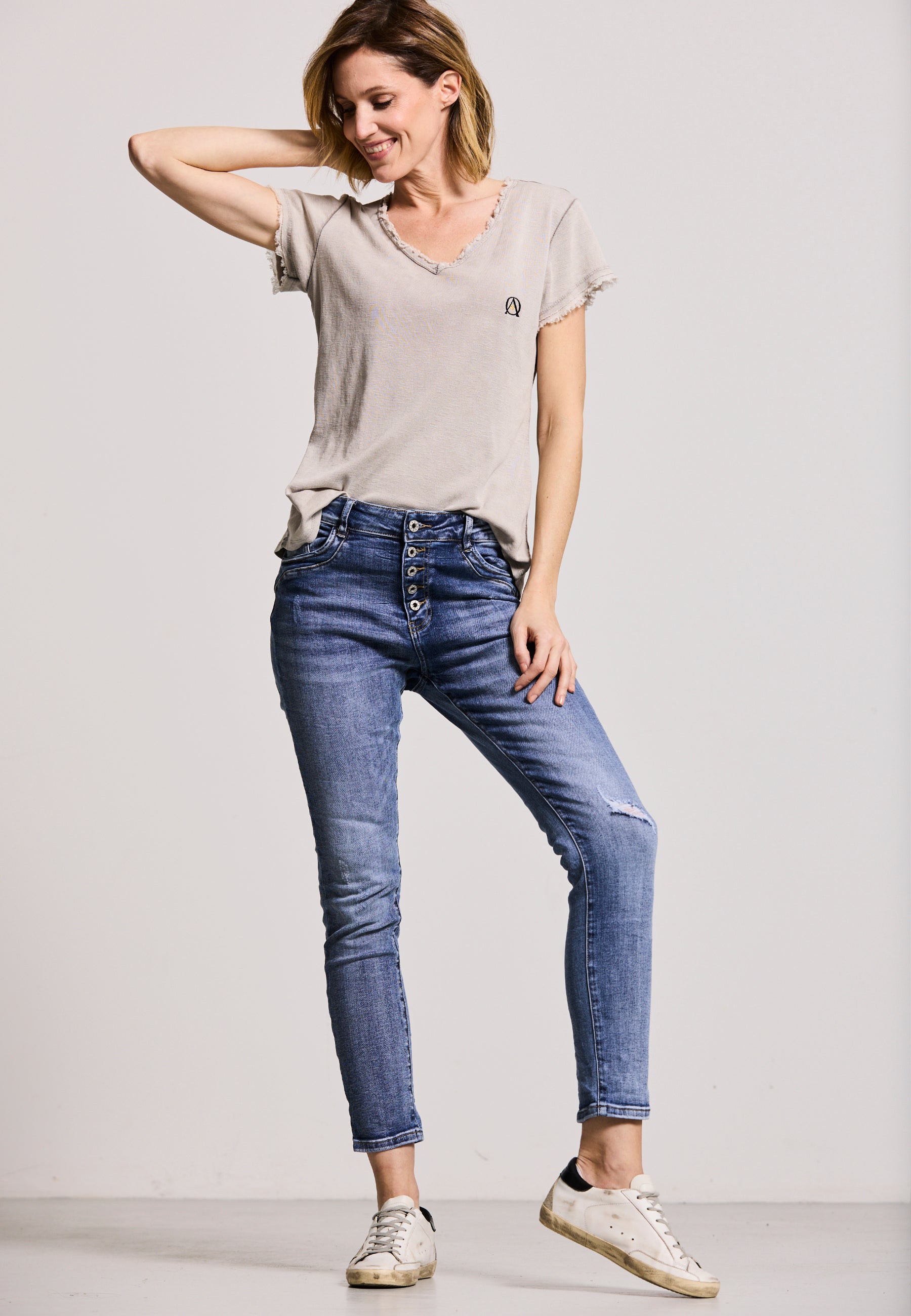 REBEL CUT JEANS