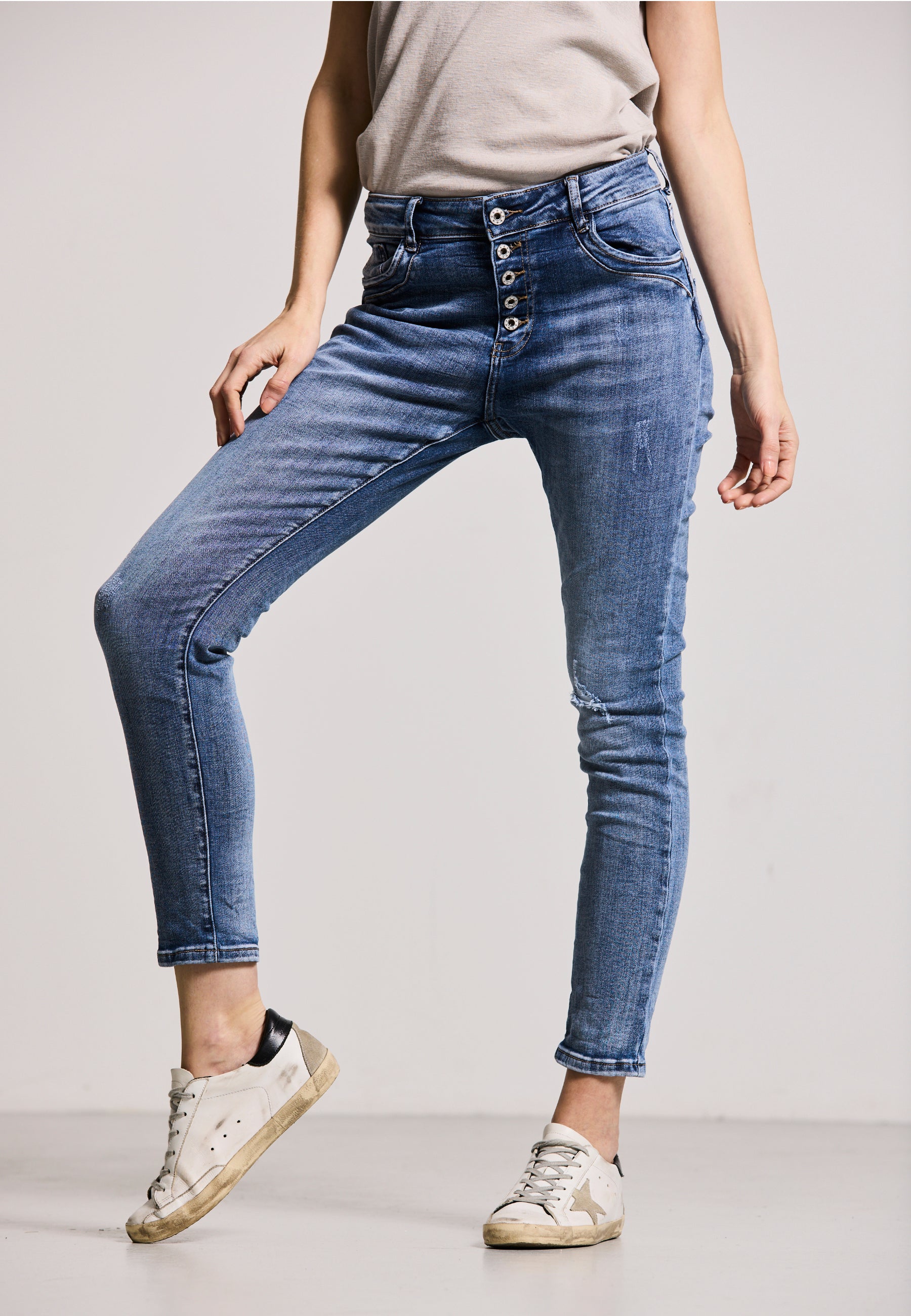 REBEL CUT JEANS